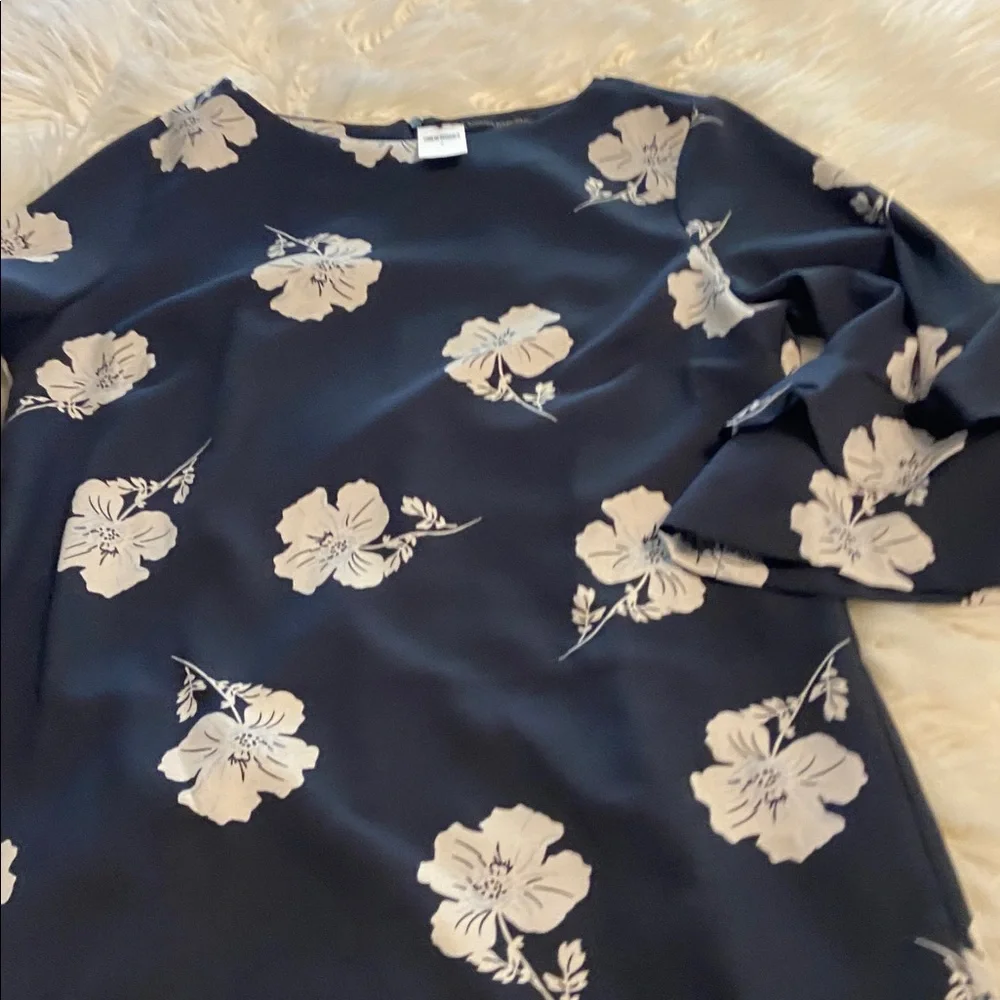 Banana Republic Navy and White Floral Dress size 4 brand new with tag length 35”